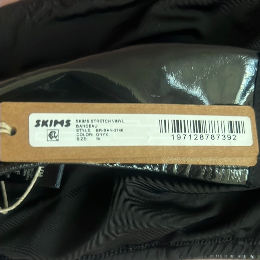 Skims Stretch Vinyl Bandeau - Picture 8 of 8